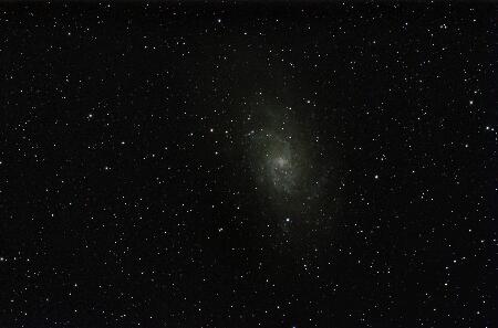 M33, 2014-10-25, 15x200sec, APO100Q, QHY8.jpg